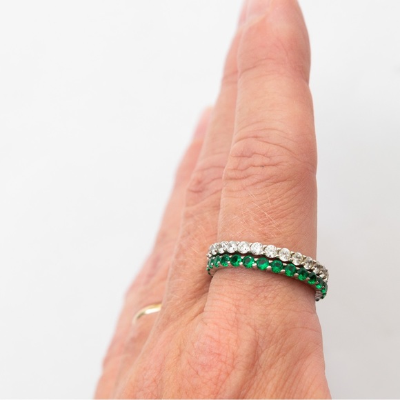 Set of 2 eternity bands minimalist 1 clear stones & 1 emerald green stones 10 - Picture 5 of 14